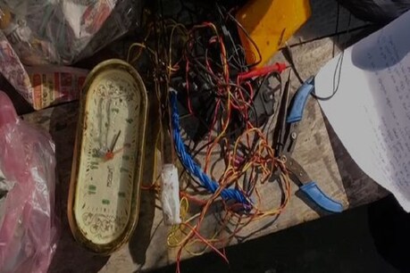 Exclusive: यूसुफ के घर से बरामद हुआ विस्फोटकों का जखीरा, दिल्ली सहित देश के कई हिस्सों को दहलाने की थी साजिश- सूत्र Exclusive: यूसुफ के घर से बरामद हुआ विस्फोटकों का जखीरा, दिल्ली सहित देश के कई हिस्सों को दहलाने की थी साजिश- सूत्र