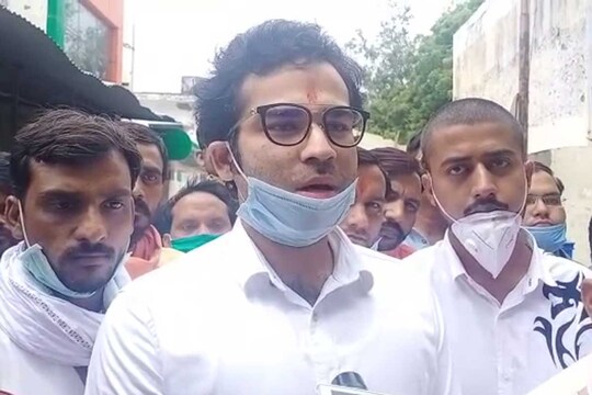 बसपा के कद्दावर नेता रामवीर उपाध्याय के बेटे चिराग ने दिखाई बीजेपी ज्वाइन करने में दिलचस्पी 