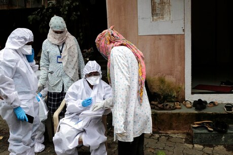 Coronavirus: कोरोना मरीजों की संख्या ने फिर तोड़ा रिकॉर्ड, सिर्फ छह राज्यों में आए करीब 45 हजार केस Coronavirus: कोरोना मरीजों की संख्या ने फिर तोड़ा रिकॉर्ड, सिर्फ छह राज्यों में आए करीब 45 हजार केस