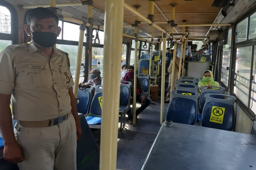 Delhi government, arvind kejriwal, coronavirus, Kailash Gahlot, COVID-19, cluster Buses, dtc buses, परिवहन विभाग, Transport Department, रूट नंबर 473, क्लस्टर बसों, डीटीसी बसों, ई-टिकटिंग सिस्टम, E-Ticketing System, ट्रॉयल, Trial, Buses, Passengers, मोबाइल, Mobile, mobile app, बुधवार से ही रूट नंबर 473 की सभी क्लस्टर बसों में तीन दिन का ई-टिकटिंग सिस्टम का ट्रॉयल शुरू कर दिया है.