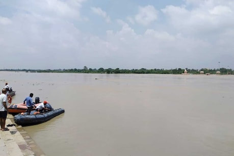 गोरखपुर: बाढ़ ने मचायी तबाही, सैकड़ों हेक्टेयर धान की फसल बर्बाद, भुखमरी की कगार पर किसान