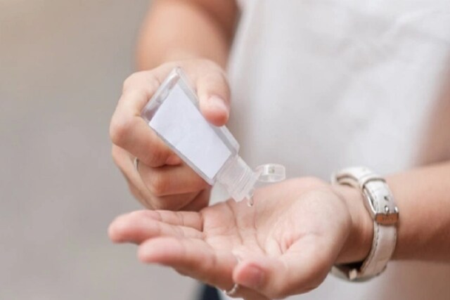 अमेरिका में 15 लोगों ने मेथेनॉल वाला हैंड सैनेटाइजर पिया, चार की मौत