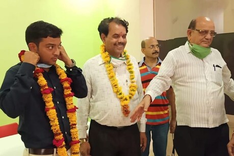 UPSC Civil Services 2019: प्राइवेट नौकरी छोड़ की तैयारी, अंतिम प्रयास में अभिनव बने आईएएस UPSC Civil Services 2019: प्राइवेट नौकरी छोड़ की तैयारी, अंतिम प्रयास में अभिनव बने आईएएस