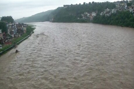 J&K: बांदीपुरा में सुरक्षाबलों ने नदी से बरामद किए 2 आतंकवादियों के शव J&K: बांदीपुरा में सुरक्षाबलों ने नदी से बरामद किए 2 आतंकवादियों के शव