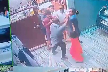 कानपुर: तेज रफ्तार कार चलाने से टोका तो दबंगों ने घर में घुसकर वकील संग पूरे परिवार को पीटा, CCTV फुटेज आया सामने