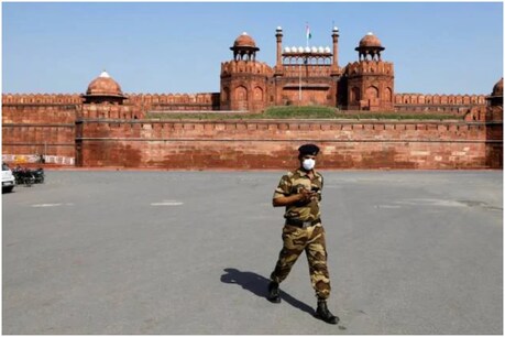 स्वतंत्रता दिवस से पहले लाल किला में ऐसी है सुरक्षा, NSG-SPG और ITBP की ली जा रही मदद स्वतंत्रता दिवस से पहले लाल किला में ऐसी है सुरक्षा, NSG-SPG और ITBP की ली जा रही मदद