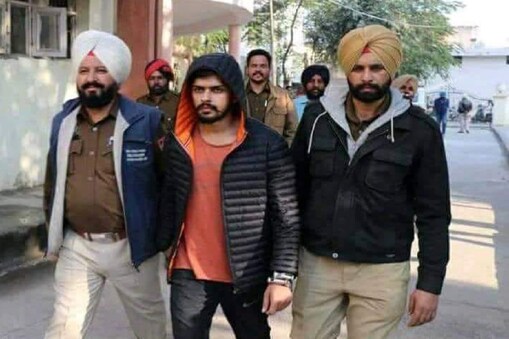दूसरों को डराने वाले को खुद सता रहा ये डर दूसरों को डराने वाले को खुद सता रहा ये डर