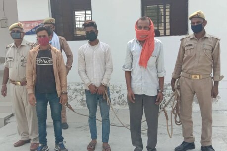 Jaunpur : प्रेमिका को गिफ्ट देने की खातिर सर्राफा दुकान से लूट लिए 10 लाख रुपए Jaunpur : प्रेमिका को गिफ्ट देने की खातिर सर्राफा दुकान से लूट लिए 10 लाख रुपए
