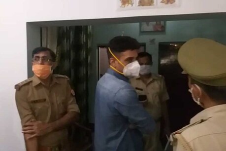 लखनऊ: चिनहट में युवक की हत्या, सगे छोटे भाइयों पर लगा गला रेतकर मारने का आरोप लखनऊ: चिनहट में युवक की हत्या, सगे छोटे भाइयों पर लगा गला रेतकर मारने का आरोप