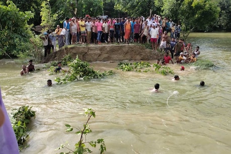 मऊ: घाघरा नदी पर बना रिंग बंधा टूटा, तीन गांवों में घुसा बाढ़ का पानी