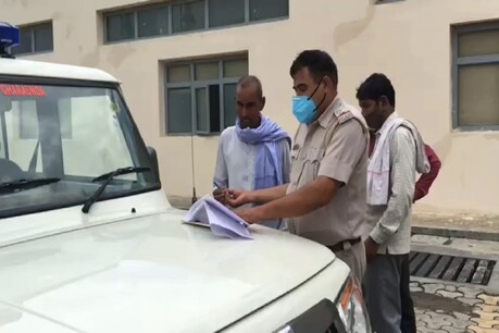 करनाल: चप्पल को लेकर दो पक्षों में झगड़ा, चाकू घोंपकर एक युवक की हत्या करनाल: चप्पल को लेकर दो पक्षों में झगड़ा, चाकू घोंपकर एक युवक की हत्या