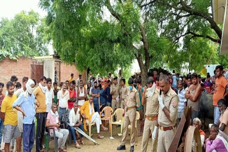 बांदा: पत्नी भागी तो झगड़ा करने लगा बेटा, पिता ने कुल्हाड़ी से काट डाला बांदा: पत्नी भागी तो झगड़ा करने लगा बेटा, पिता ने कुल्हाड़ी से काट डाला
