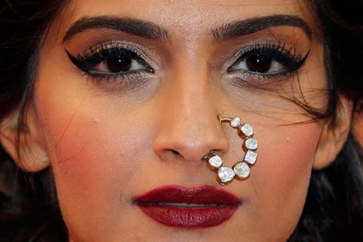Significance Of Nose Piercing | नोज रिंग के फायदे | Kaisi Nose Ring Pahanni  Chahiye | what does nose piercing on left side means | HerZindagi