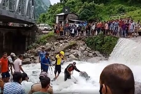 पिथौरागढ़ में बारिश से आफ़त सिलसिला जारी... बंगापानी में उफने नाले में बही बाइक, ITBP जवान की मौत