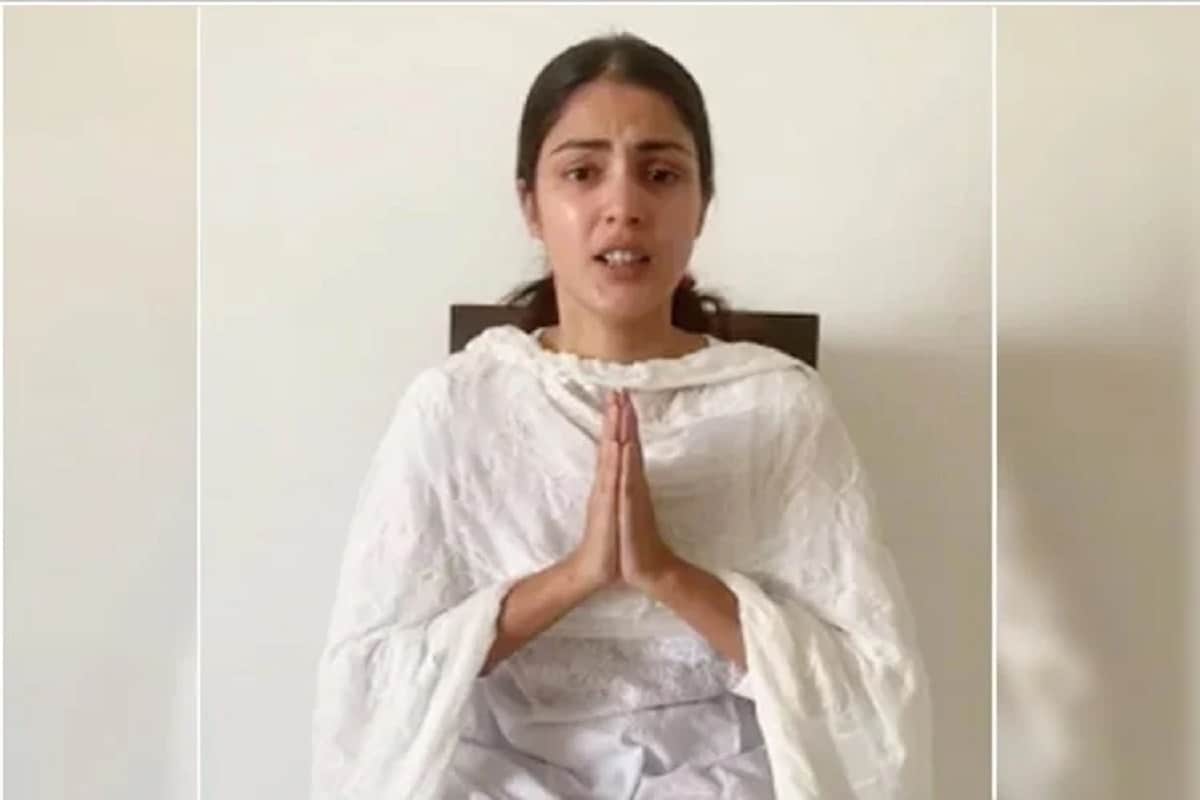 रिया के पिता, भाई और कई लोगों से भी पूछताछ की जा रही है.