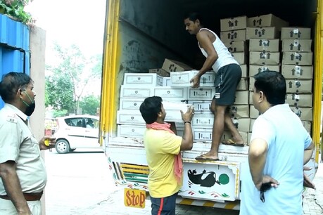 सोनीपत: दूध के कंटेनर में छिपाकर ले जा रहे थे अवैध शराब की 790 पेटियां, दिल्ली करनी थी सप्लाई सोनीपत: दूध के कंटेनर में छिपाकर ले जा रहे थे अवैध शराब की 790 पेटियां, दिल्ली करनी थी सप्लाई