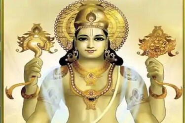   मान्‍यता है कि स्नान करने के बाद ही पूजा के लिए फूल तोड़ना चाहिए. वायु पुराण के अनुसार माना जाता है कि जो व्यक्ति बिना स्नान किए फूल या तुलसी के पत्ते तोड़ कर देवताओं को अर्पित करेगा उसकी पूजा को देवता ग्रहण नहीं करेंगे. मान्‍यता है कि सूर्य देव की पूजा में अगस्त्य के फूल नहीं चढ़ाने चाहिए. इसी तरह भगवान श्रीगणेश की पूजा में तुलसी के पत्ते नहीं होने चाहिए.