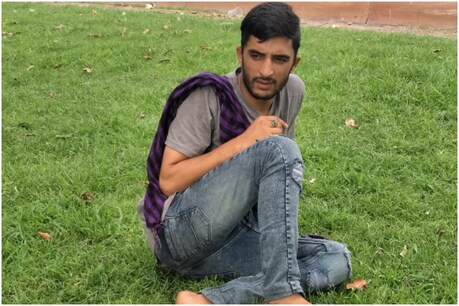 संसद भवन के पास पकड़ा गया एक संदिग्ध, तलाशी में मिले कागज पर लिखे कोडवर्ड संसद भवन के पास पकड़ा गया एक संदिग्ध, तलाशी में मिले कागज पर लिखे कोडवर्ड