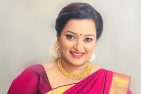 Gold Smuggling Case: केरल के मुख्यमंत्री के पूर्व सचिव से ED ने 5 घंटे तक की पूछताछ Gold Smuggling Case: केरल के मुख्यमंत्री के पूर्व सचिव से ED ने 5 घंटे तक की पूछताछ