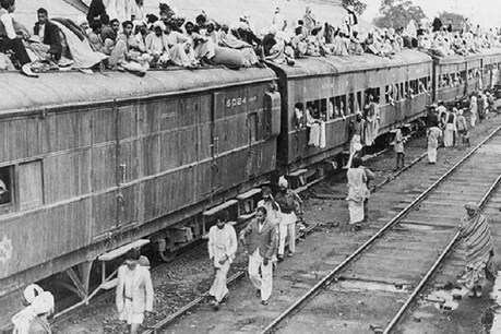 11 अगस्त 1947 : जिन्ना बने पाकिस्तान के राष्ट्रपति, रेलवे स्टेशनों पर खचाखच भीड़ 11 अगस्त 1947 : जिन्ना बने पाकिस्तान के राष्ट्रपति, रेलवे स्टेशनों पर खचाखच भीड़