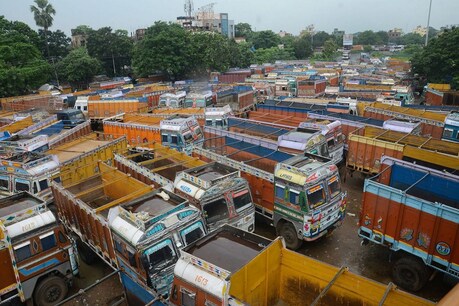वाणिज्यिक वाहनों के लिए 700 करोड़ रुपये की कर छूट