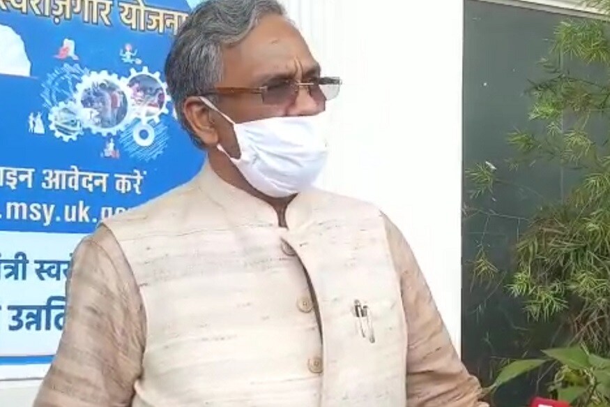 राम मंदिर आंदोलन के वक़्त… पुलिस इंस्पेक्टर के घर में भेष बदलकर रहते थे सीएम त्रिवेंद्र सिंह रावत राम मंदिर आंदोलन के वक़्त… पुलिस इंस्पेक्टर के घर में भेष बदलकर रहते थे सीएम त्रिवेंद्र सिंह रावत