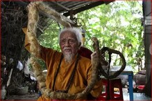 80 साल से इस बुजुर्ग ने नहीं कटवाए अपने बाल, कहा- काट दिए तो हो जाएगी मौत