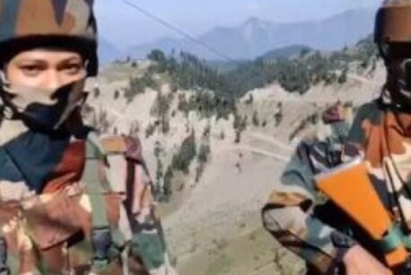 भारत ने सीमा पर कहां तैनात कीं ये राइफल वूमन, जो आतंकियों को घुसने से रोकेंगी भारत ने सीमा पर कहां तैनात कीं ये राइफल वूमन, जो आतंकियों को घुसने से रोकेंगी