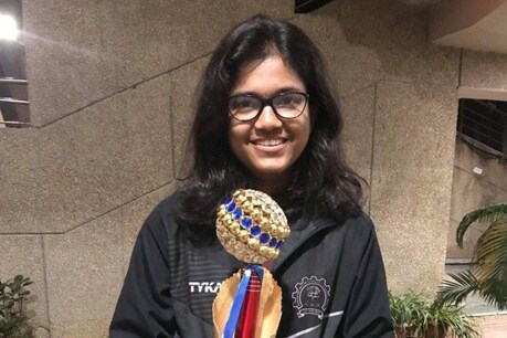 UPSC Result 2019: मुंबई की झुग्गियों में बिताए एक दिन ने बदल दी जिंदगी, IIT बॉम्बे से बीटेक सिमी करन बनीं आईएएस UPSC Result 2019: मुंबई की झुग्गियों में बिताए एक दिन ने बदल दी जिंदगी, IIT बॉम्बे से बीटेक सिमी करन बनीं आईएएस