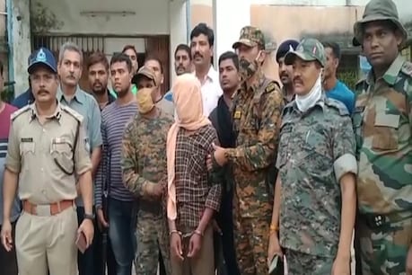 बादल मरकाम की गिरफ्तारी के बाद उसके बाकी साथियों की तलाश में सर्चिंग ऑपरेशन जारी है.