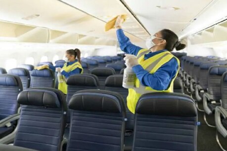 कंगना की यात्रा के दौरान टूटे नियम, DGCA ने कहा-प्लेन में फोटोग्राफी की तो 2 हफ्ते के लिए उड़ान सस्पेंड कंगना की यात्रा के दौरान टूटे नियम, DGCA ने कहा-प्लेन में फोटोग्राफी की तो 2 हफ्ते के लिए उड़ान सस्पेंड