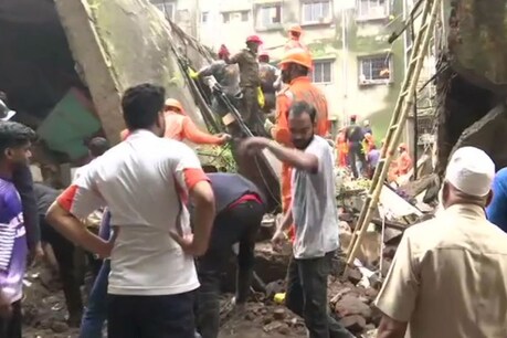 प्रधानमंत्री नरेंद्र मोदी ने महाराष्ट्र के भिवंडी में तीन मंजिला इमारत के गिरने से हुई मौतों पर दुख जताया.