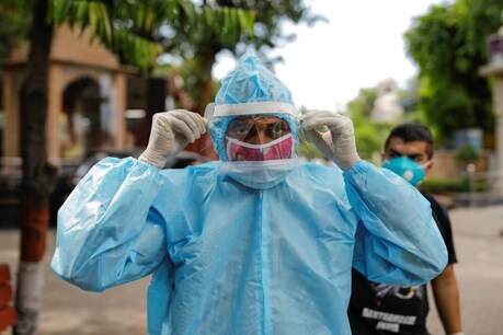 Coronavirus FAQ: होम आइसोलेशन के क्या हैं नियम? कैसे काम करता है ऑक्सीमीटर? जानें यहां Coronavirus FAQ: होम आइसोलेशन के क्या हैं नियम? कैसे काम करता है ऑक्सीमीटर? जानें यहां