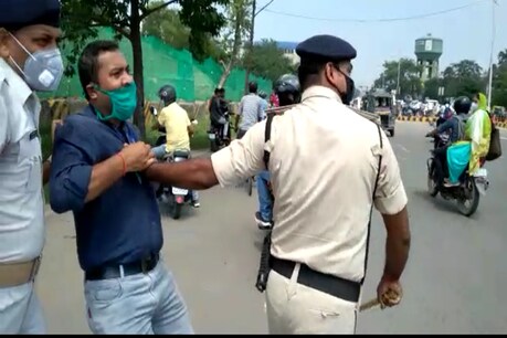 #Patna-CMनीतीश का आवास घेरने जाते गेस्ट प्रोफेसरों पर पड़े डंडे, पुलिस ने दौड़ा-दौड़ाकर पीटा