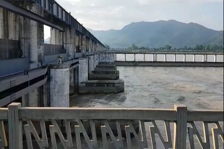 नेपाल में हो रही बारिश से बिहार पर बाढ़ का खतरा