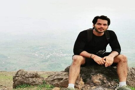 अक्षत उत्कर्ष की फाइल फोटो
