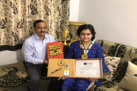 15 वर्षों तक स्कूल की हर क्लास में प्रजेंट रहीं अदिति, इंडिया बुक ऑफ रिकॉर्ड में दर्ज हुआ नाम 15 वर्षों तक स्कूल की हर क्लास में प्रजेंट रहीं अदिति, इंडिया बुक ऑफ रिकॉर्ड में दर्ज हुआ नाम