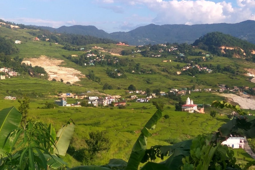 Bageshwar, मकर सक्रांति के दिन यहां लगने वाले मेले में सभी प्रमुख राजनीतिक दल भी अपने स्टॉल लगाते हैं.