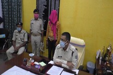 राशन दुकानदार की हत्या में शामिल पांच अपराधी गिरफ्तार, हथियार और कारतूस बरामद