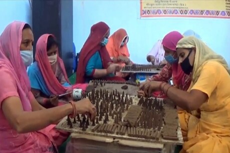 Kangra: कोरोना काल में गाय का गोबर बना महिलाओं के लिए जीविका का सहारा Kangra: कोरोना काल में गाय का गोबर बना महिलाओं के लिए जीविका का सहारा