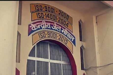 आरिफ मसूद ने जेल विभाग में ट्रांसफर पोस्टिंग के नाम पर भ्रष्टाचार का आरोप लगाया है.
