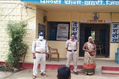 पुलिस के गिरफ्त में आरोपी मां.