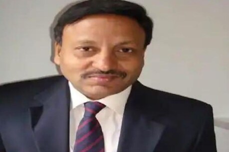 नए चुनाव आयुक्त ने ग्रहण किया पदभार, जानिए कौन हैं रिटायर्ड IAS राजीव कुमार नए चुनाव आयुक्त ने ग्रहण किया पदभार, जानिए कौन हैं रिटायर्ड IAS राजीव कुमार