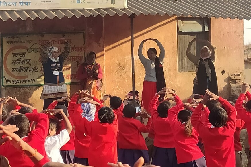 एक सरकारी शिक्षिका ने स्कूल की बच्चियों के साथ मिलकर असल जिंदगी पर बनाई फिल्म एक सरकारी शिक्षिका ने स्कूल की बच्चियों के साथ मिलकर असल जिंदगी पर बनाई फिल्म