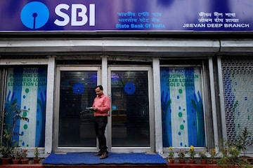 18 सितंबर से बदल जाएगा SBI ATM से 10 हजार रुपये से ज्यादा कैश निकालने का नियम, जानिए इसके बारे में सबकुछ
