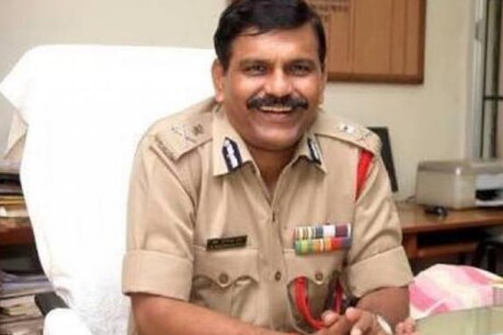 CBI के पूर्व चीफ नागेश्वर राव ने स्वामी अग्निवेश के निधन पर किया ओछा कमेंट, गुस्साए लोग बोले- 'ये पुलिस की वर्दी पर है दाग' CBI के पूर्व चीफ नागेश्वर राव ने स्वामी अग्निवेश के निधन पर किया ओछा कमेंट, गुस्साए लोग बोले- 'ये पुलिस की वर्दी पर है दाग'