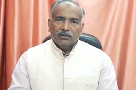 शिक्षा मंत्री ने कहा कि जब ऑनलाइन क्लास और फ़ीस की स्थिति स्पष्ट है तो विरोध नहीं होना चाहिए.