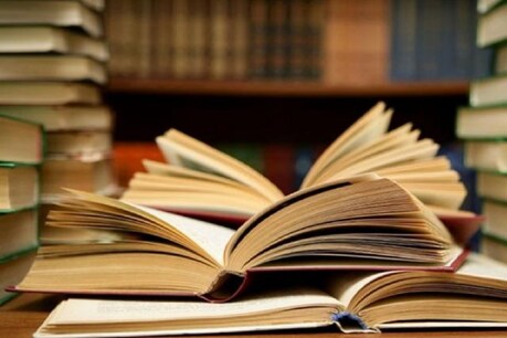 प्रीलिम्स के लिए बेसिक किताबें जैसे एनसीआरटी की किताबें पढ़ी. अखबार को काफी बारीकी से पढ़ा. यूपीएससी के कई मॉक टेस्ट अटेंड किए.