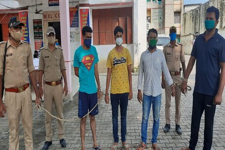आजमगढ़: रात के अंधेरे में ताबड़तोड़ फायरिंग कर शहर में दहशत फैलाने वाले चार आरोपी गिरफ्तार आजमगढ़: रात के अंधेरे में ताबड़तोड़ फायरिंग कर शहर में दहशत फैलाने वाले चार आरोपी गिरफ्तार