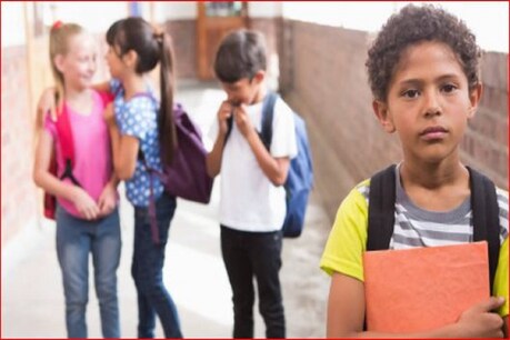 बुलिंग से परेशान होकर बच्चे ने कहा- मरना चाहता हूं, VIDEO देखकर आ जाएंगे आंख में आंसू बुलिंग से परेशान होकर बच्चे ने कहा- मरना चाहता हूं, VIDEO देखकर आ जाएंगे आंख में आंसू